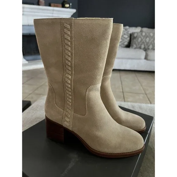 VINCE CAMUTO Suede Mid-Shaft Boots Zelcinna 8.5M US - Sand (Tortilla) - NEW - Picture 1 of 7